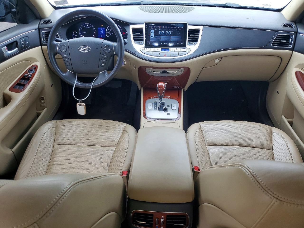 2013 Hyundai Genesis 3.8L - zdjęcie 8