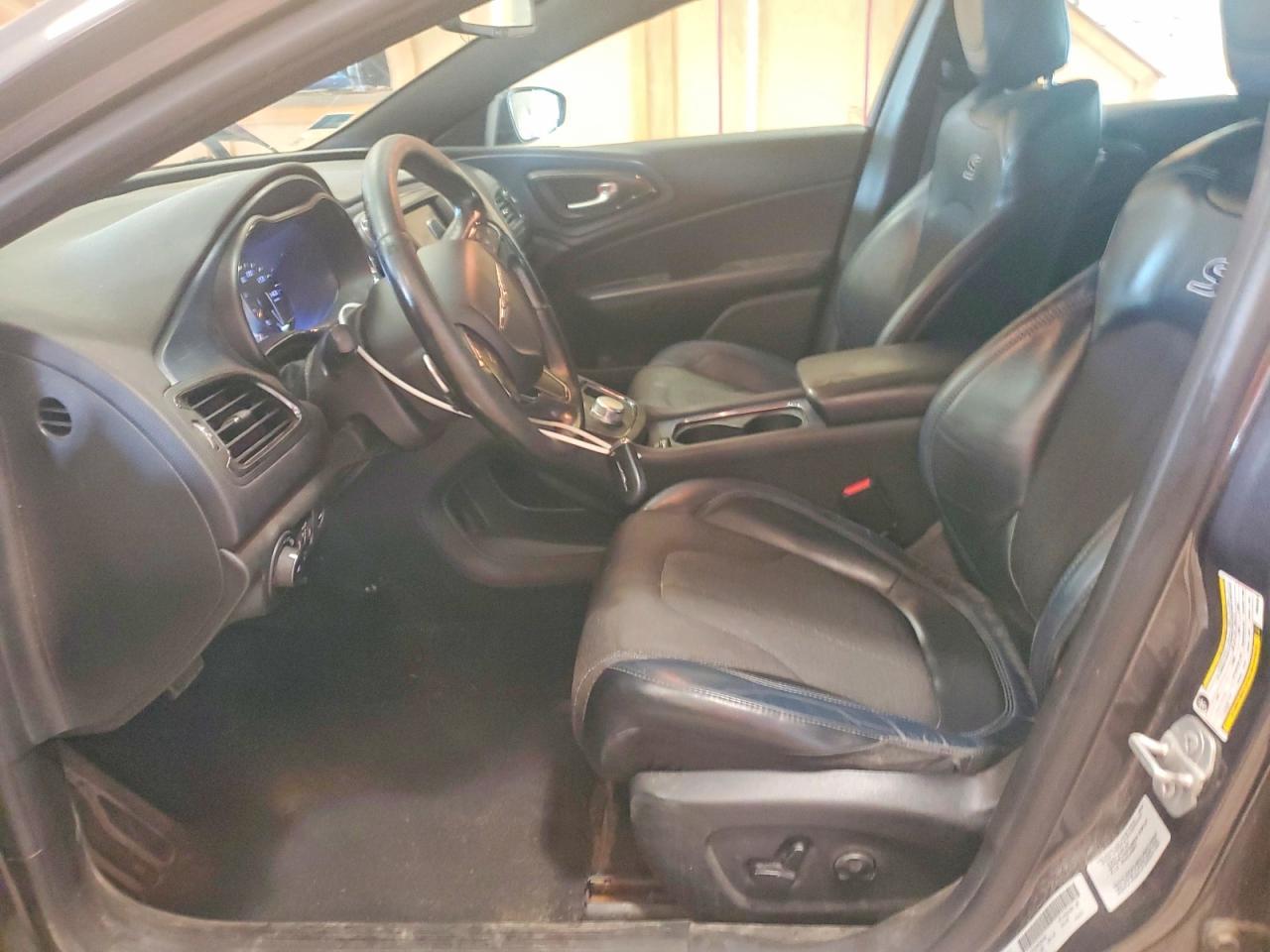 2015 Chrysler 200 S - zdjęcie 7