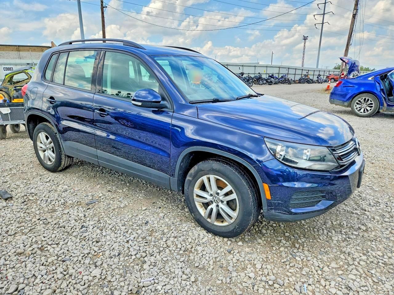 2016 Volkswagen Tiguan S - zdjęcie 4