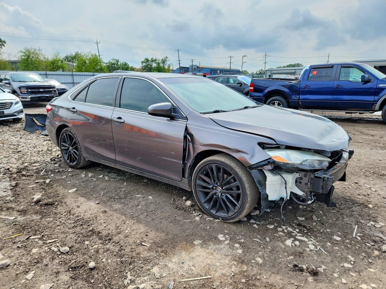 2016 Toyota Camry Xle - zdjęcie 4