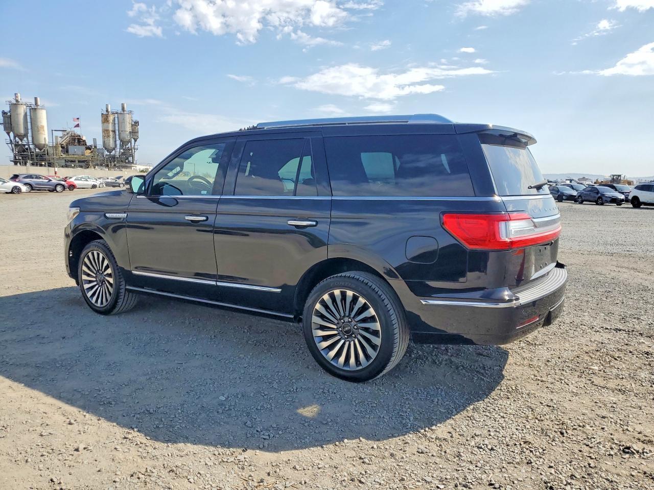 2019 Lincoln Navigator Reserve - zdjęcie 2