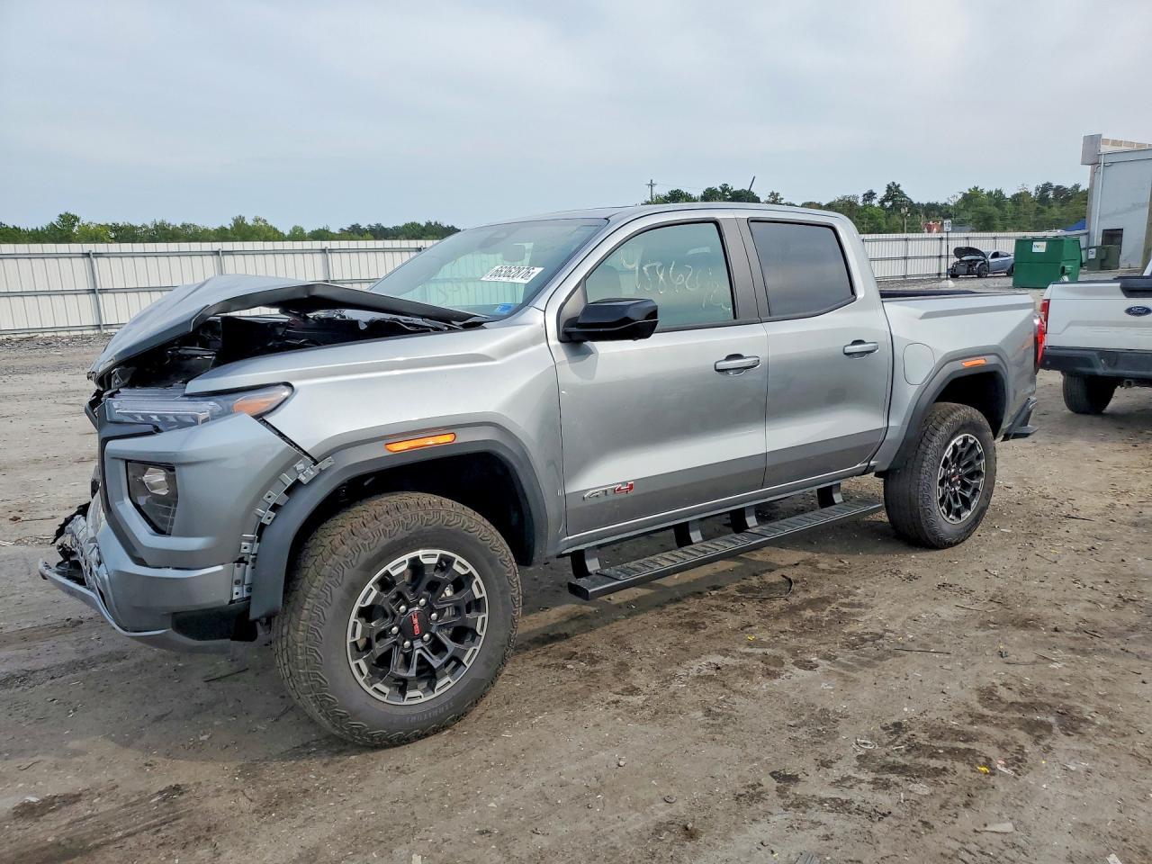 2026 GMC Canyon At4 - zdjęcie główne