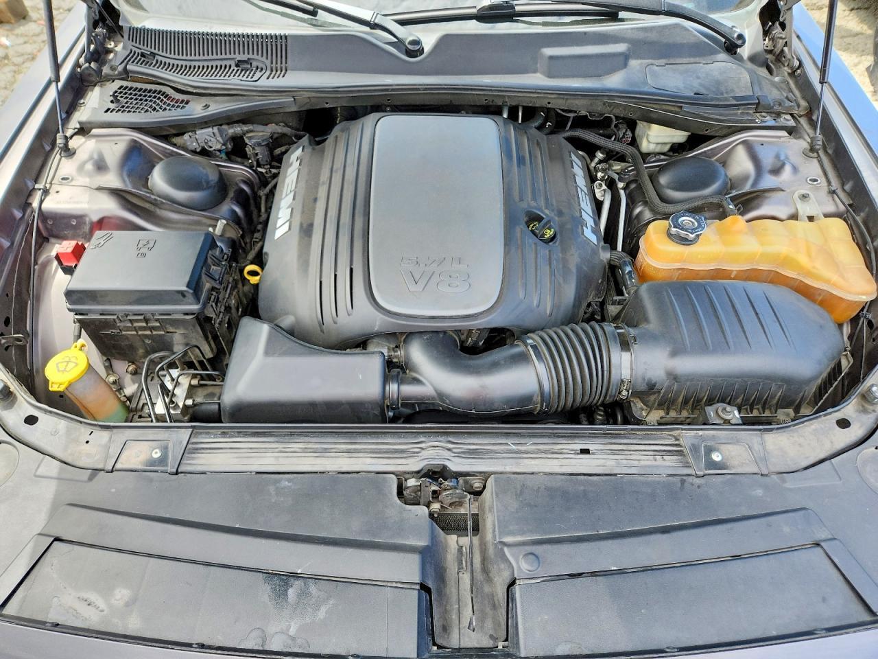 2013 Dodge Challenger R/T - zdjęcie 11