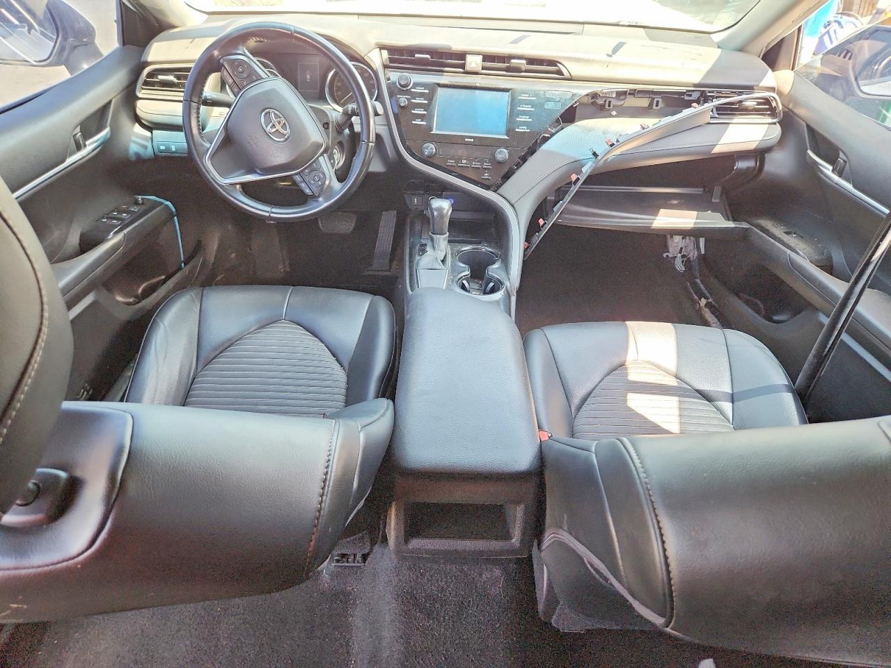 2020 Toyota Camry Se - zdjęcie 8