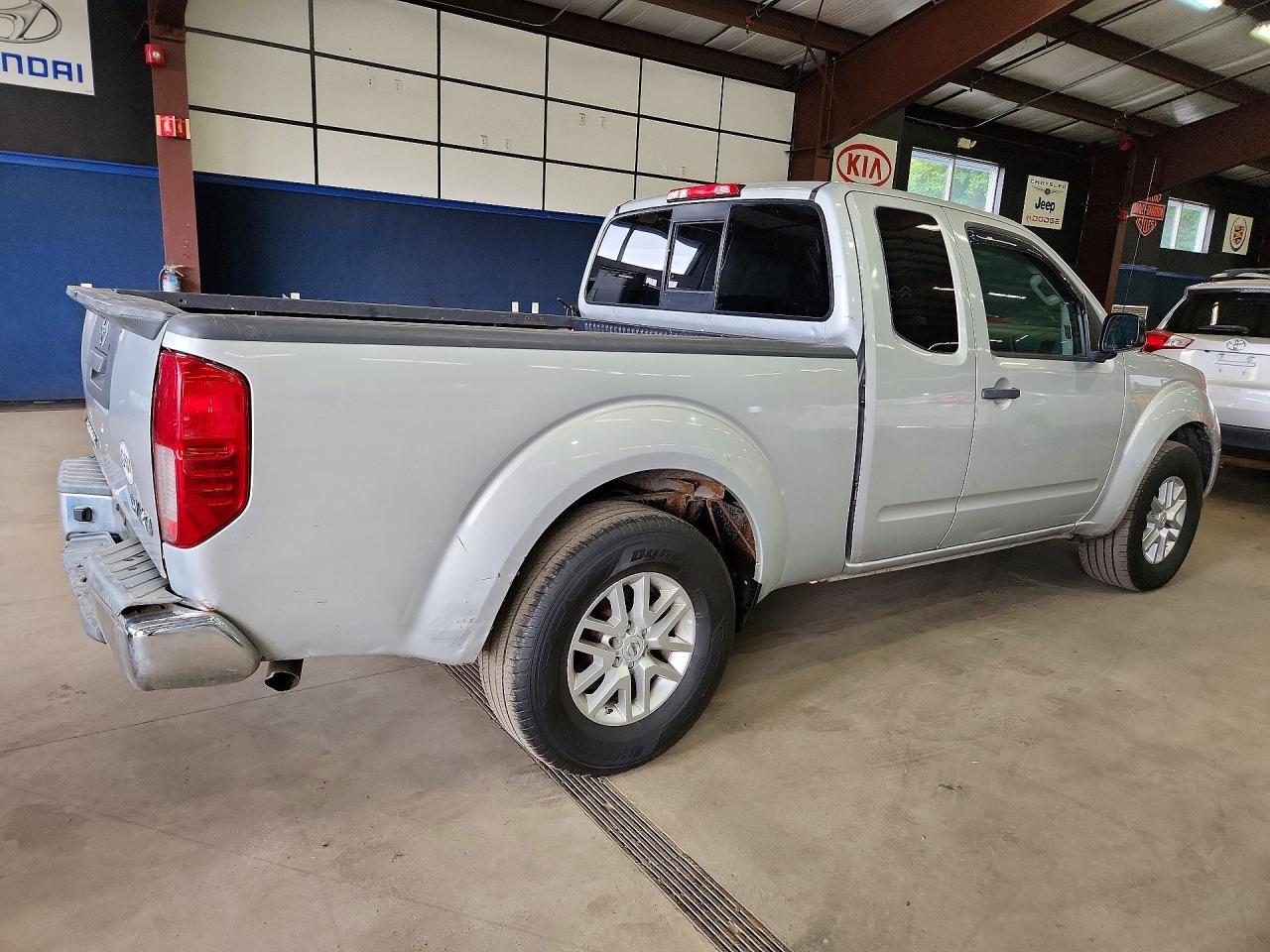 2016 Nissan Frontier Sv V6 - zdjęcie 3