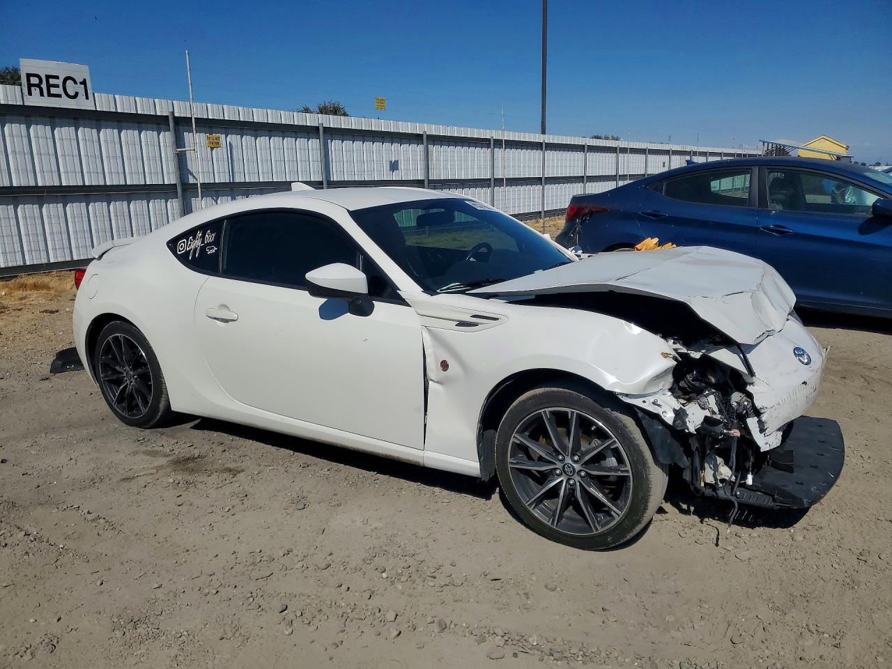 2017 Toyota 86 Base - zdjęcie 4