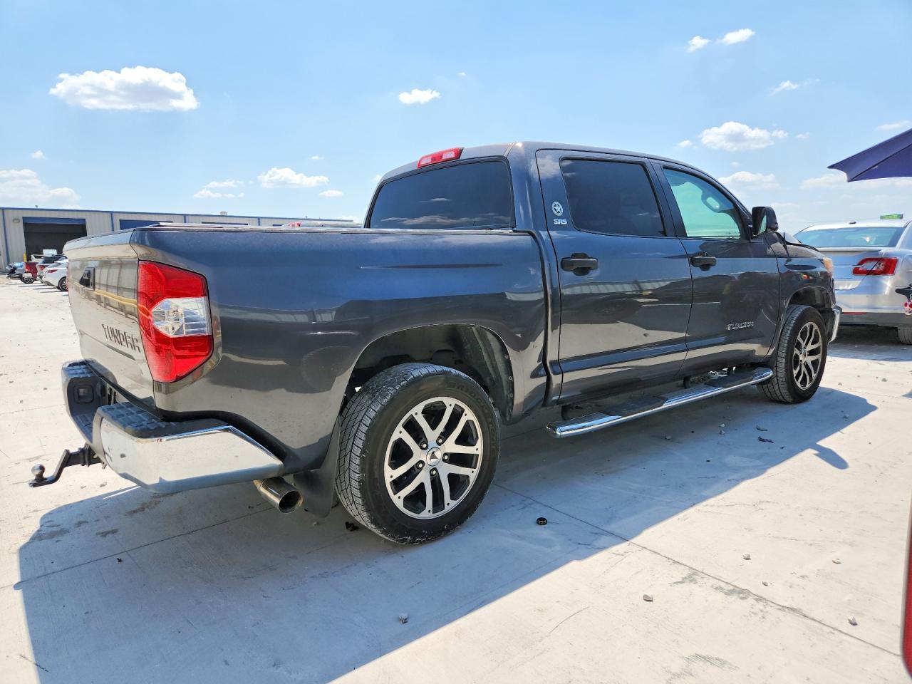 2017 Toyota Tundra Crewmax Sr5 - zdjęcie 3