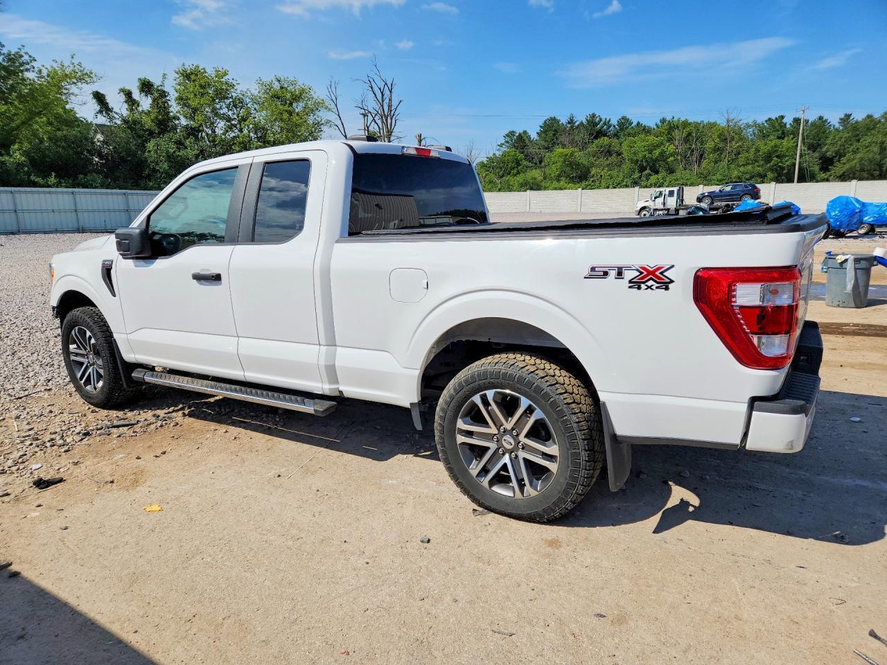 2021 Ford F150 Super Cab - zdjęcie 2