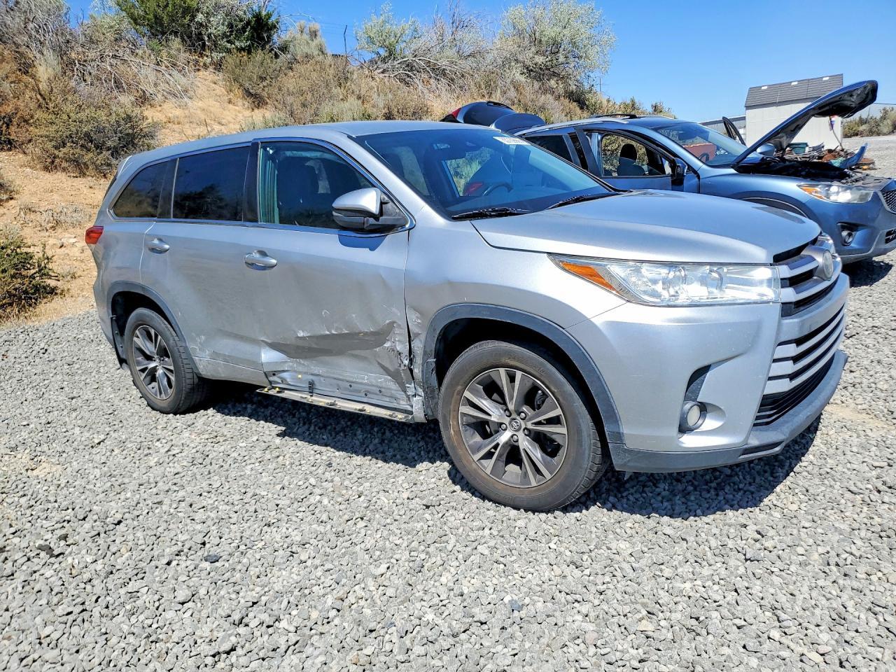 2018 Toyota Highlander Le Plus - zdjęcie 4