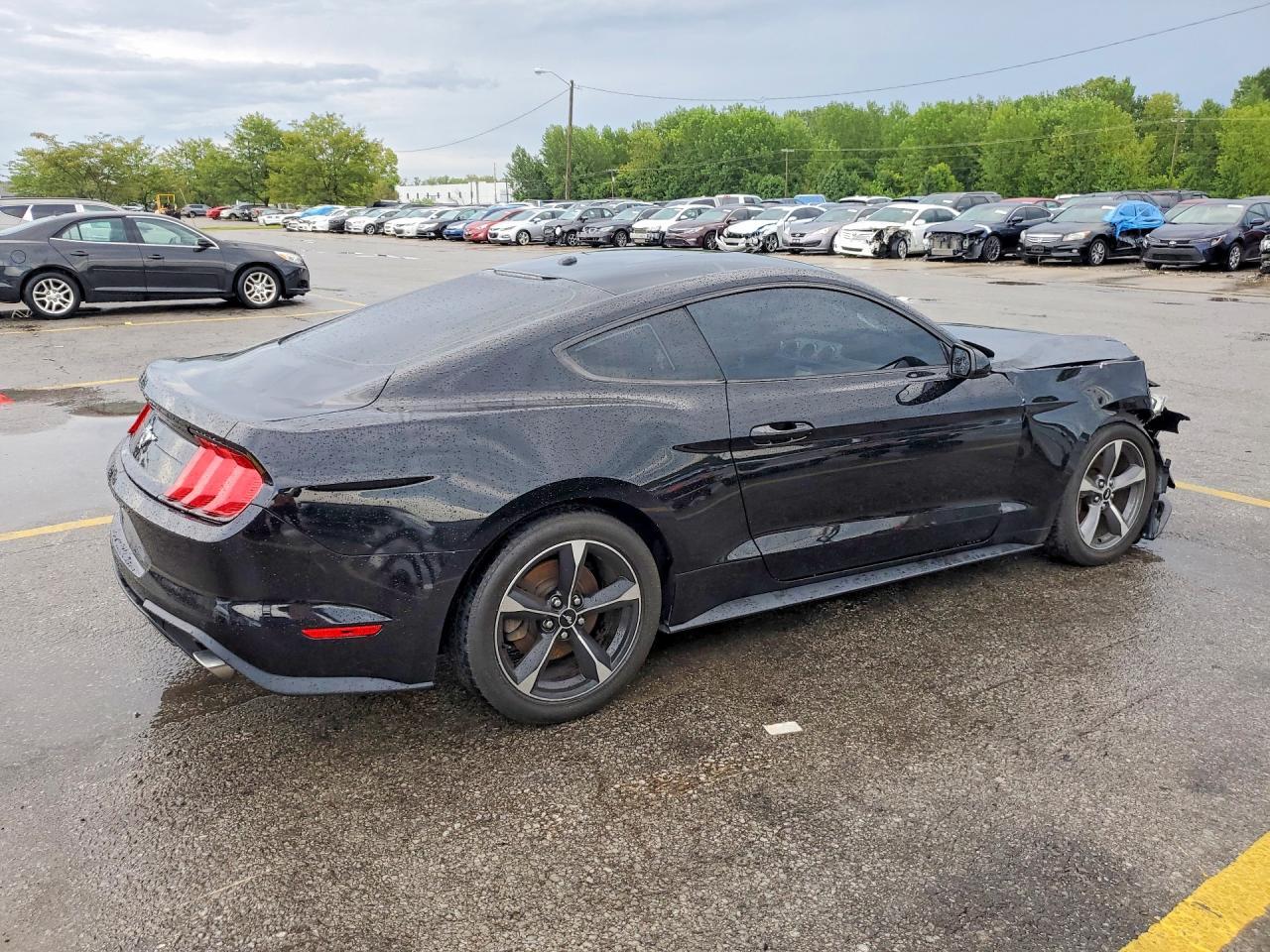2018 Ford Mustang - zdjęcie 3