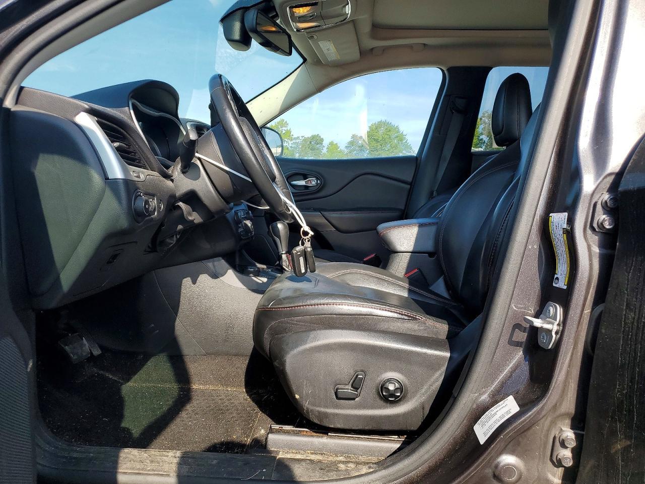 2015 Jeep Cherokee Trailhawk - zdjęcie 7