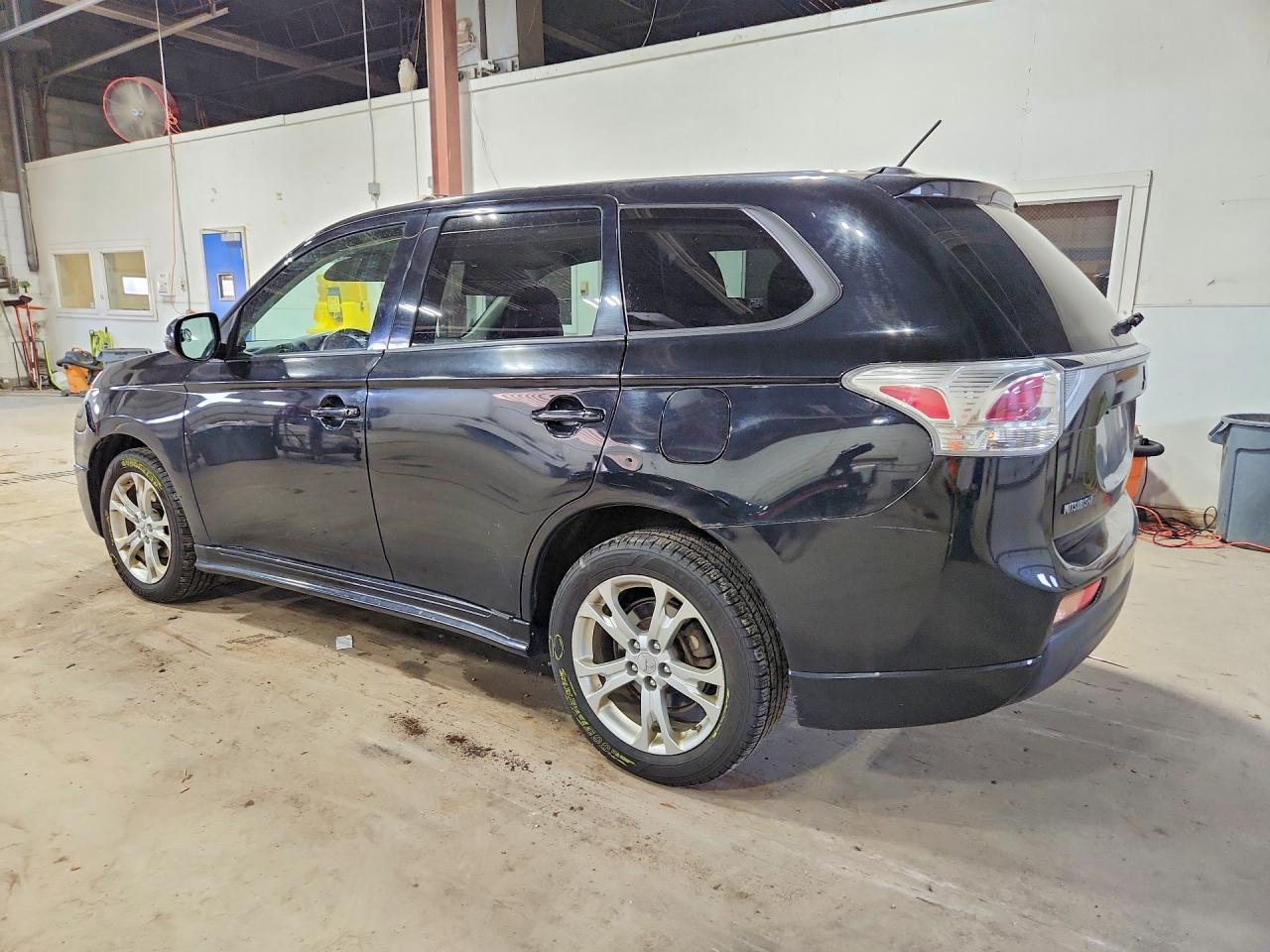 2014 Mitsubishi Outlander Se - zdjęcie 2