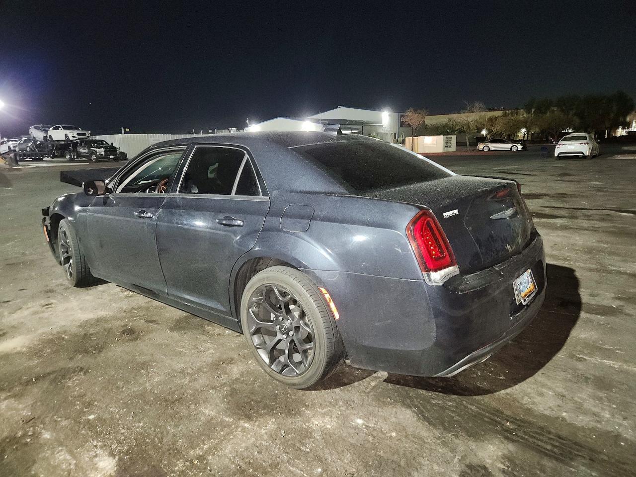2019 Chrysler 300 Lx - zdjęcie 2