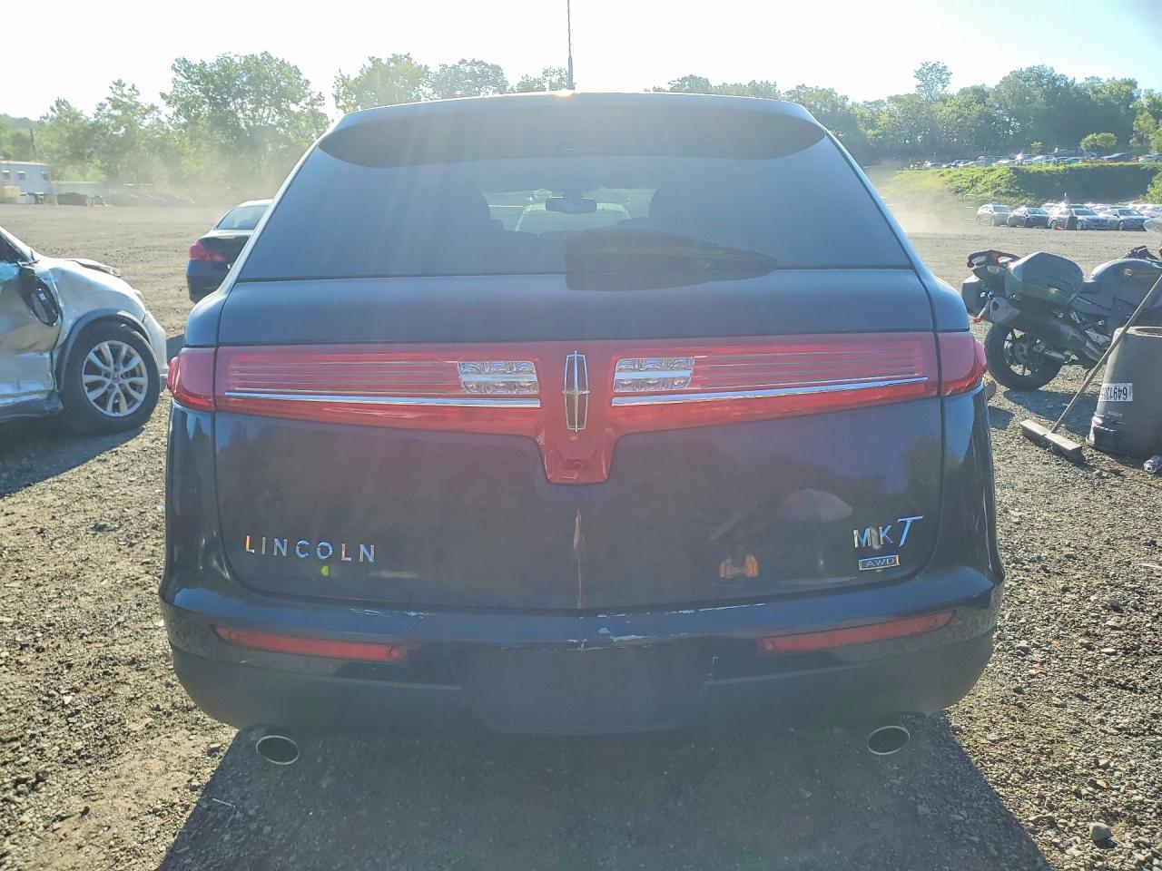 2016 Lincoln Mkt - zdjęcie 6