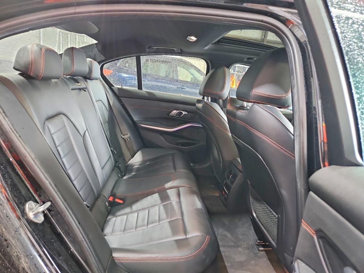 2019 BMW Seria 3 330i - zdjęcie 10