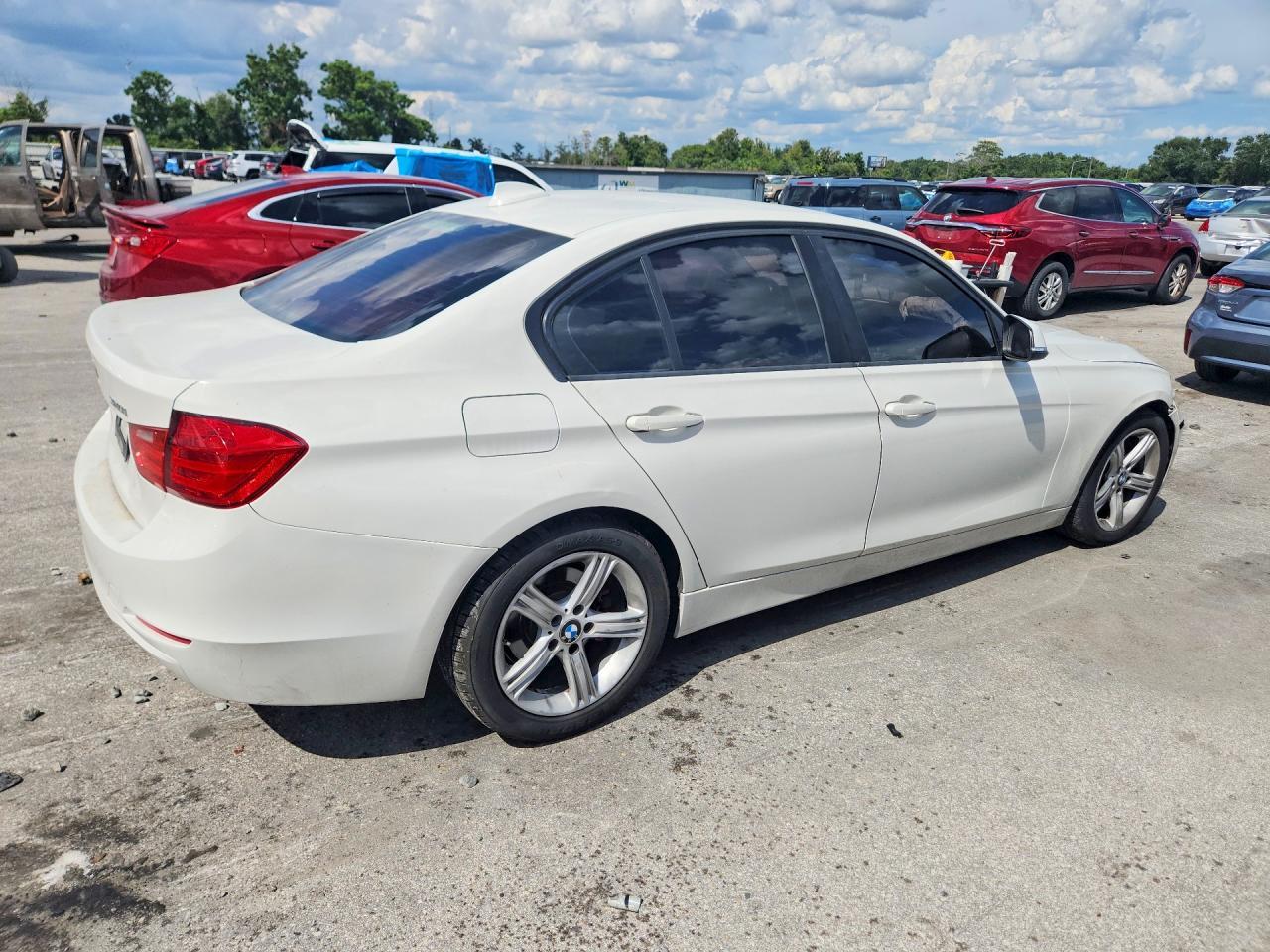 2015 BMW 320 I - zdjęcie 3