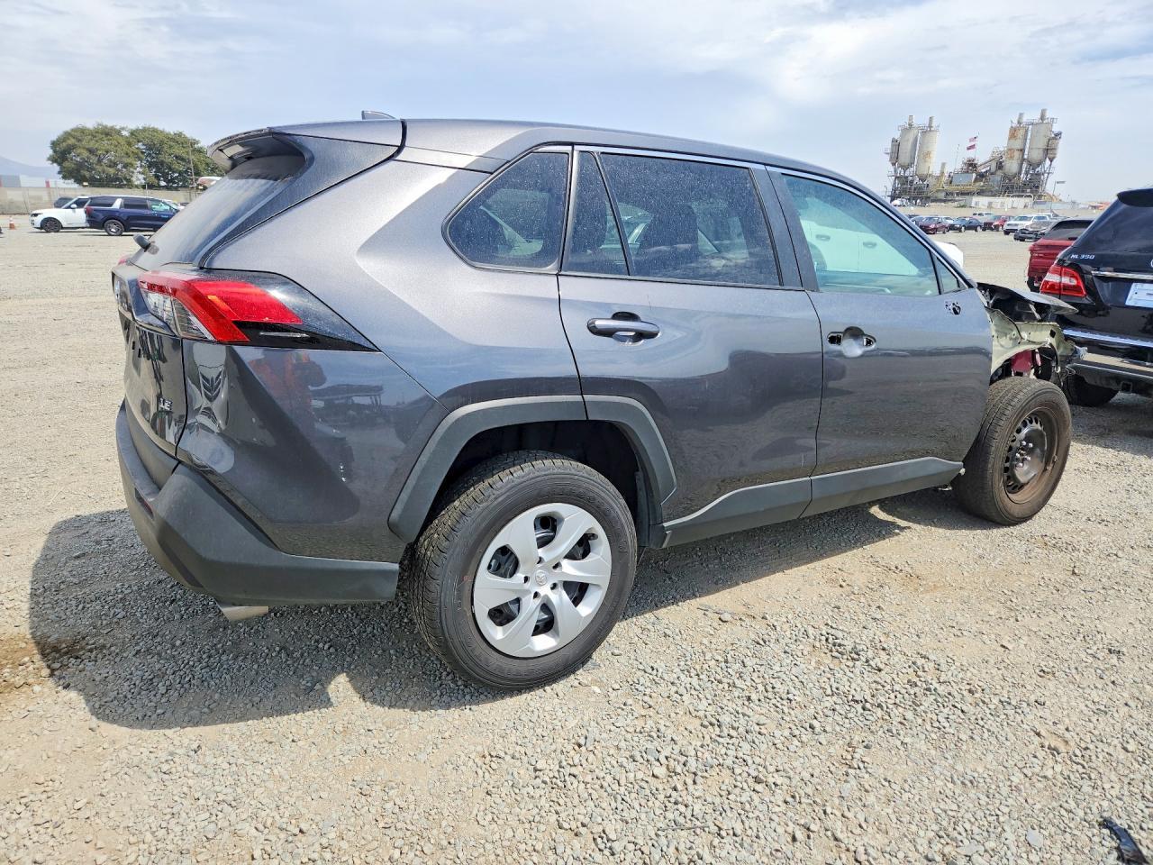 2025 Toyota Rav4 Le - zdjęcie 3