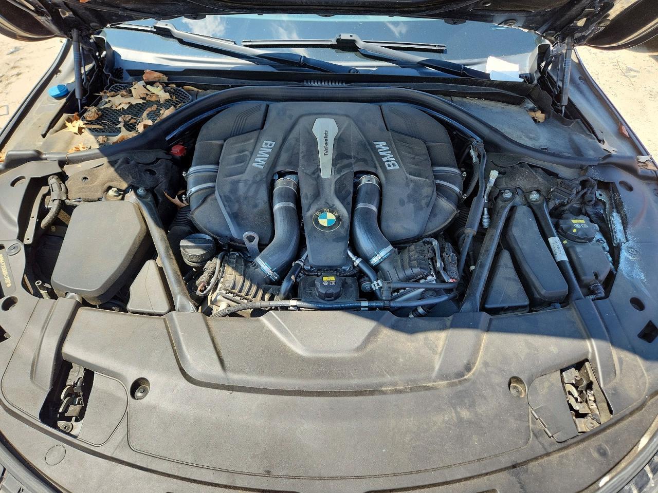 2017 BMW 750 Xi - zdjęcie 11