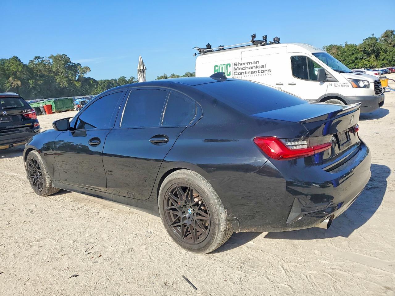 2021 BMW 330I - zdjęcie 2
