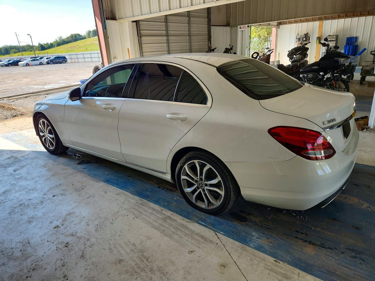 2018 Mercedes-Benz C 300 - zdjęcie 2