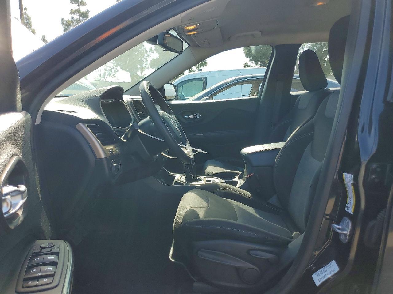 2014 Jeep Cherokee Sport - zdjęcie 7