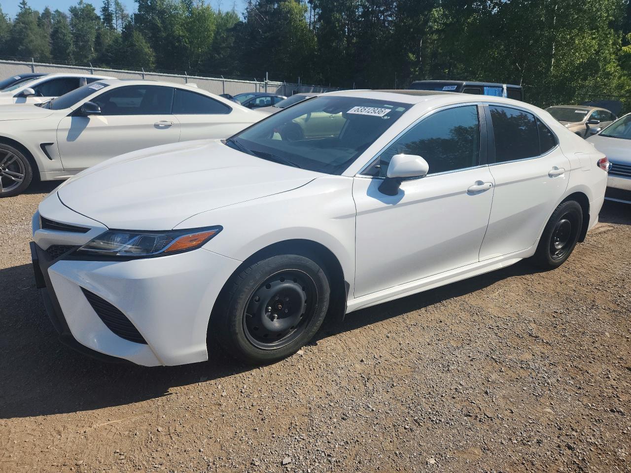 2020 Toyota Camry Se - zdjęcie główne