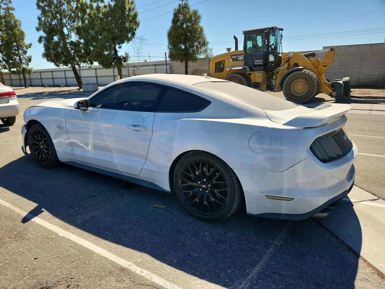 2019 Ford Mustang Gt - zdjęcie 2
