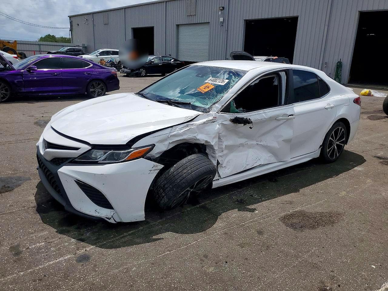 2018 Toyota Camry Se - zdjęcie główne