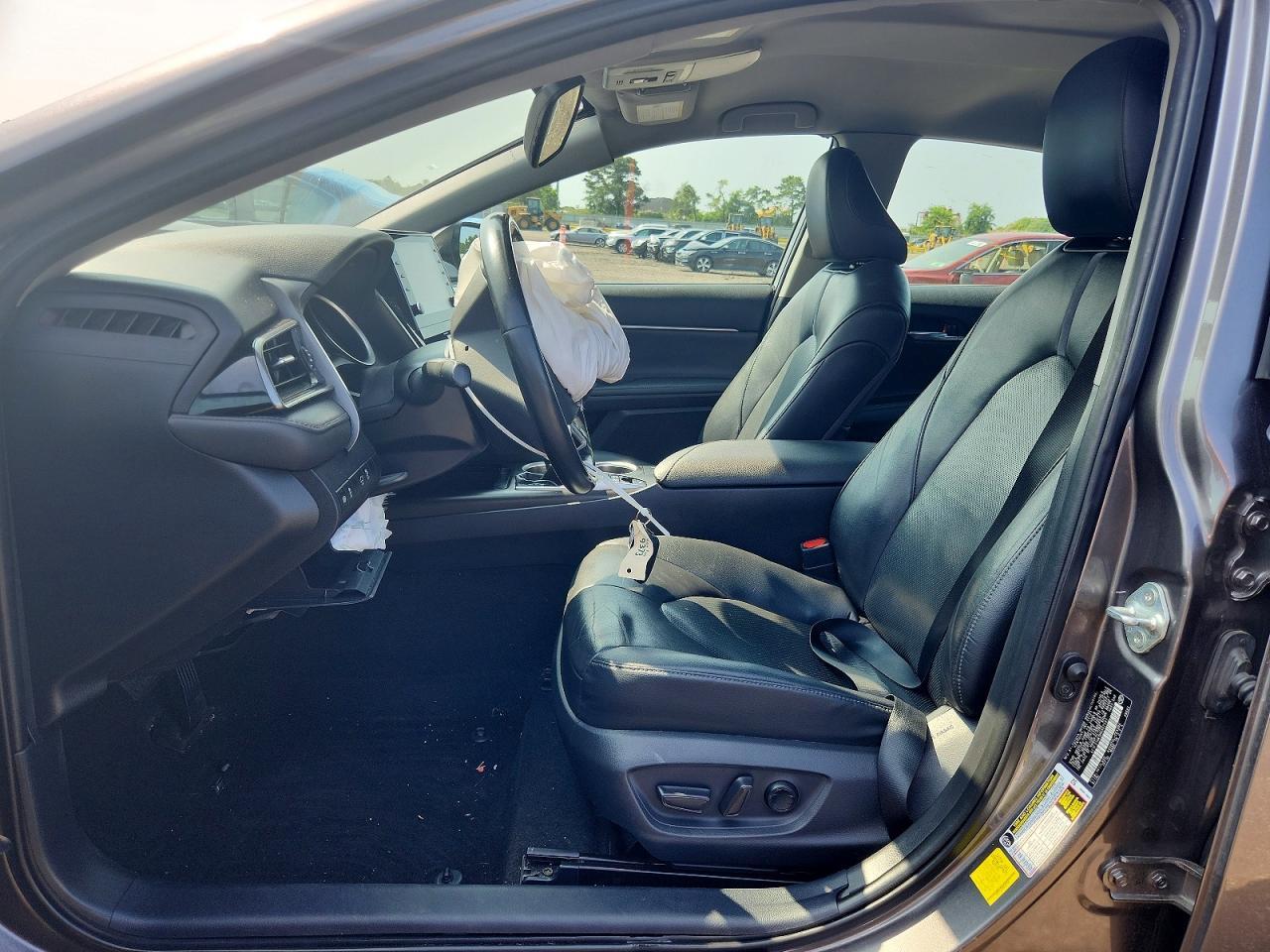 2021 Toyota Camry Xle - zdjęcie 7