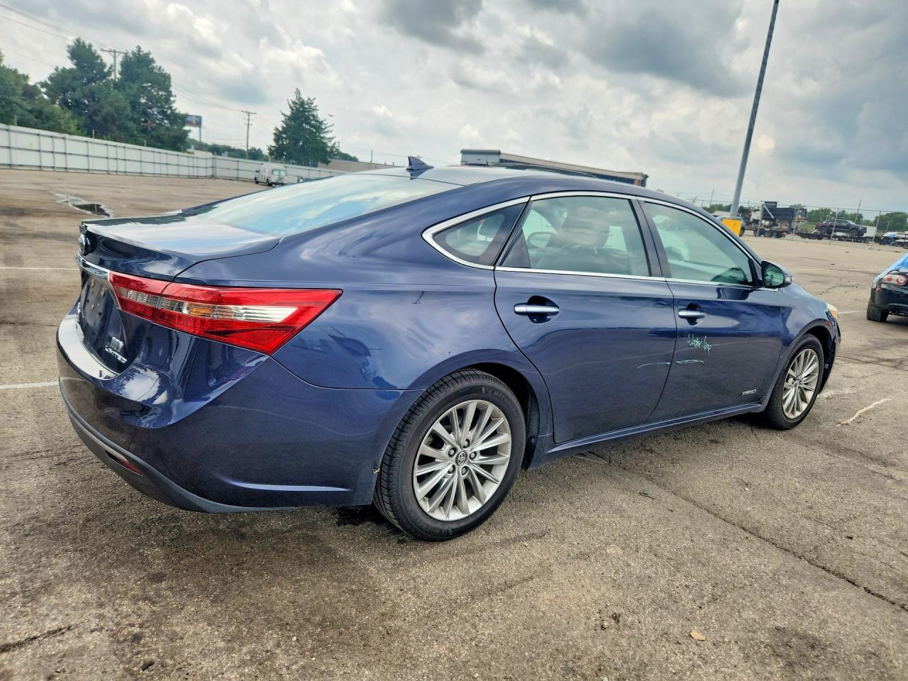 2016 Toyota Avalon Hybrid Limited - zdjęcie 3