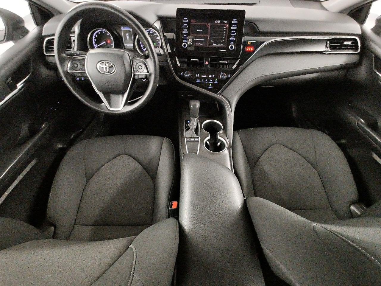 2022 Toyota Camry Le - zdjęcie 8
