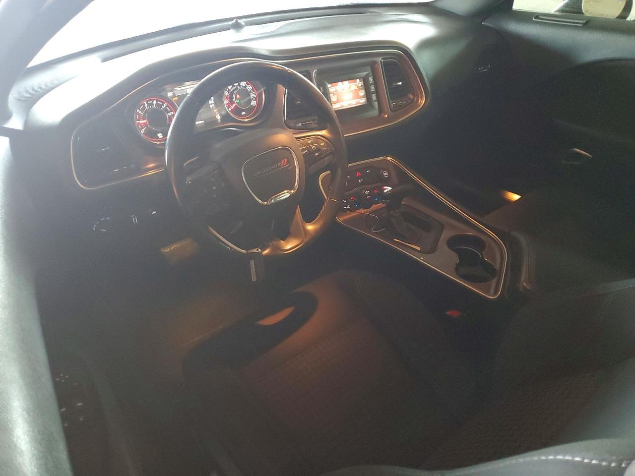 2016 Dodge Challenger Sxt - zdjęcie 8