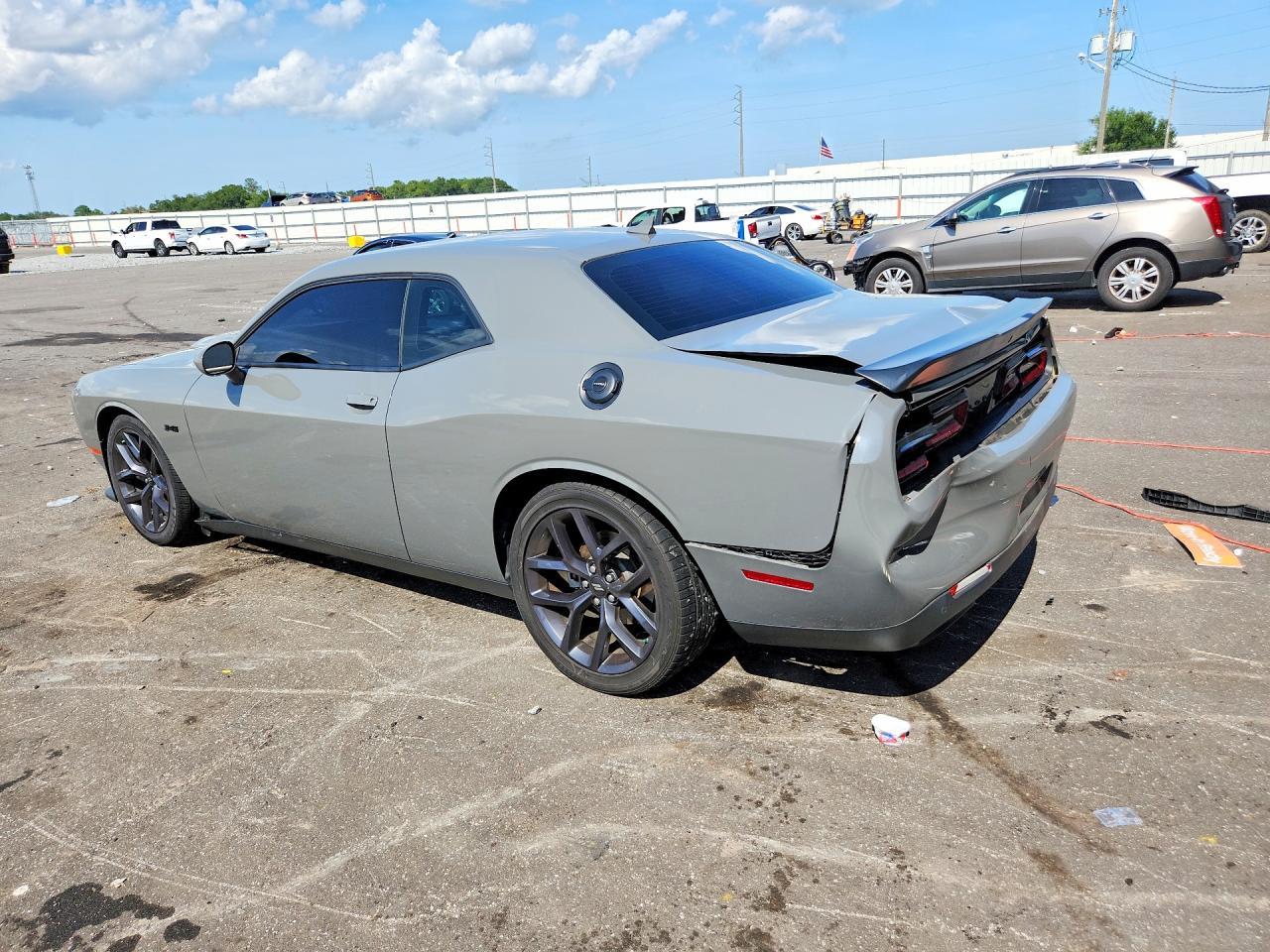 2023 Dodge Challenger R/T - zdjęcie 2