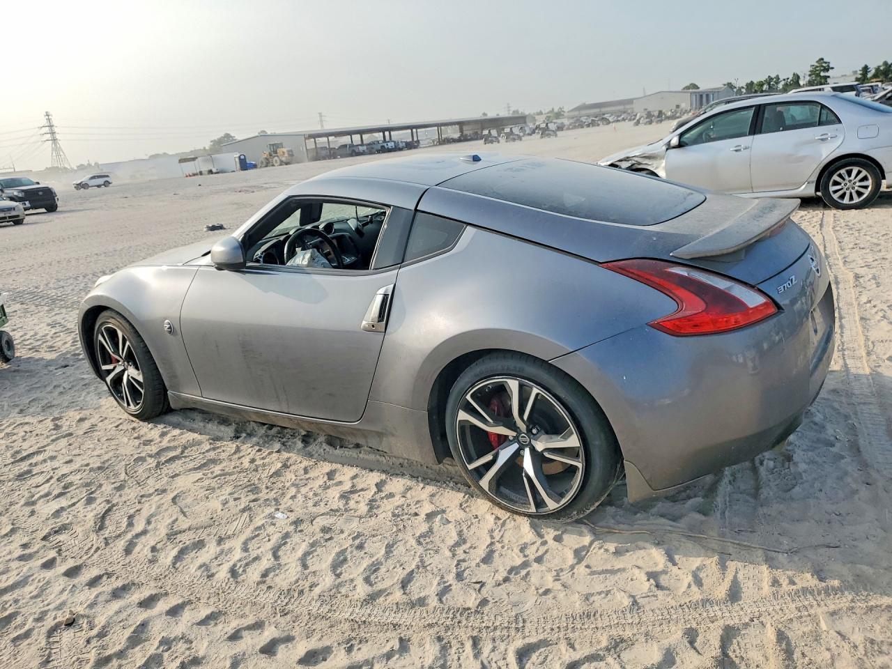 2019 Nissan 370Z Sport Touring - zdjęcie 2