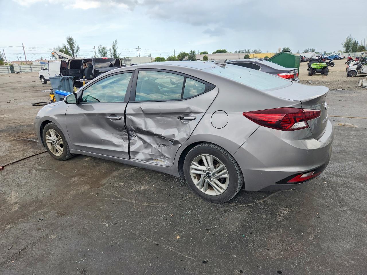 2020 Hyundai Elantra Sel - zdjęcie 2