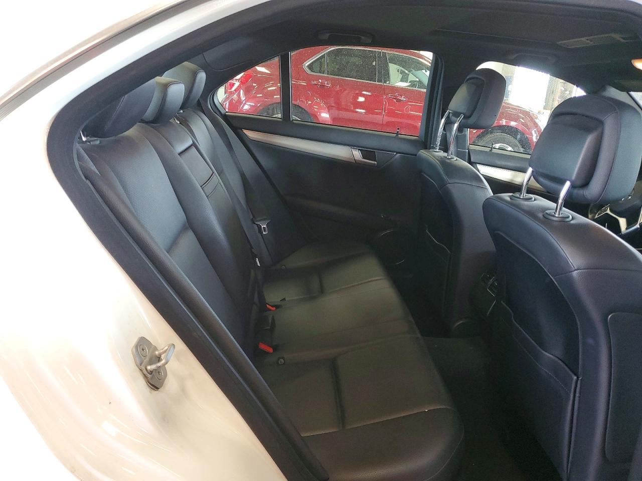 2013 Mercedes-Benz C 300 4Matic - zdjęcie 10
