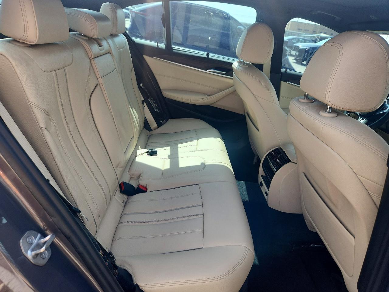 2020 BMW Seria 5 540i - zdjęcie 10