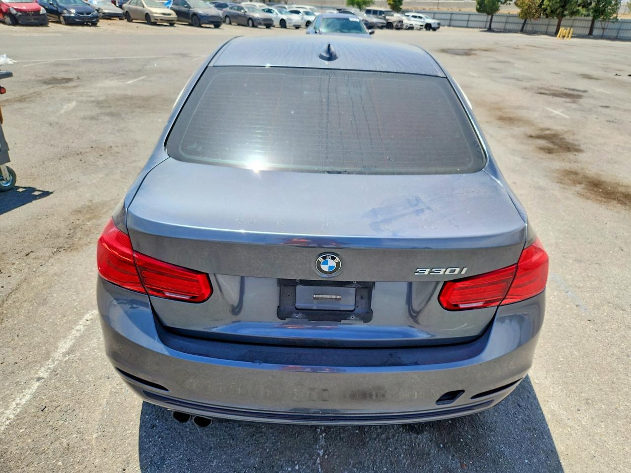 2018 BMW 330 I - zdjęcie 6
