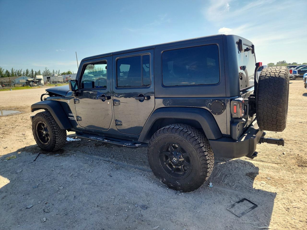 2017 Jeep Wrangler Unlimited Sport - zdjęcie 2