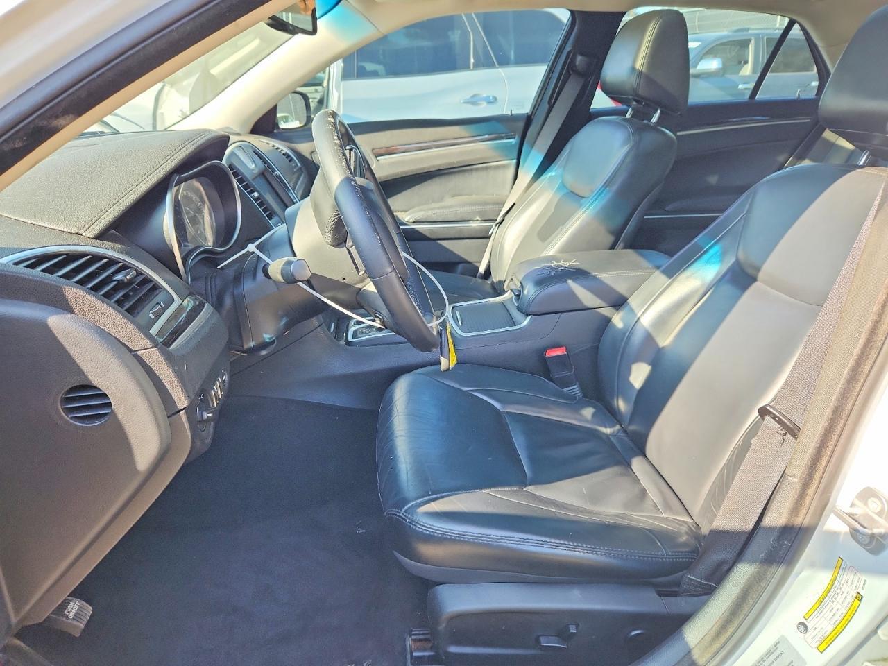 2016 Chrysler 300 Limited - zdjęcie 7
