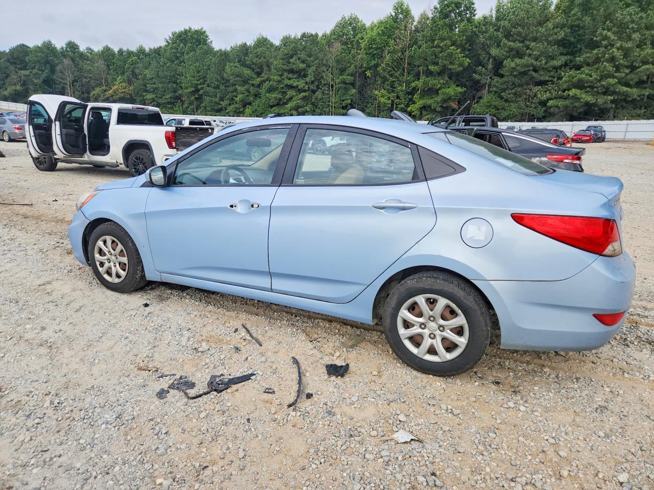 2013 Hyundai Accent Gls - zdjęcie 2