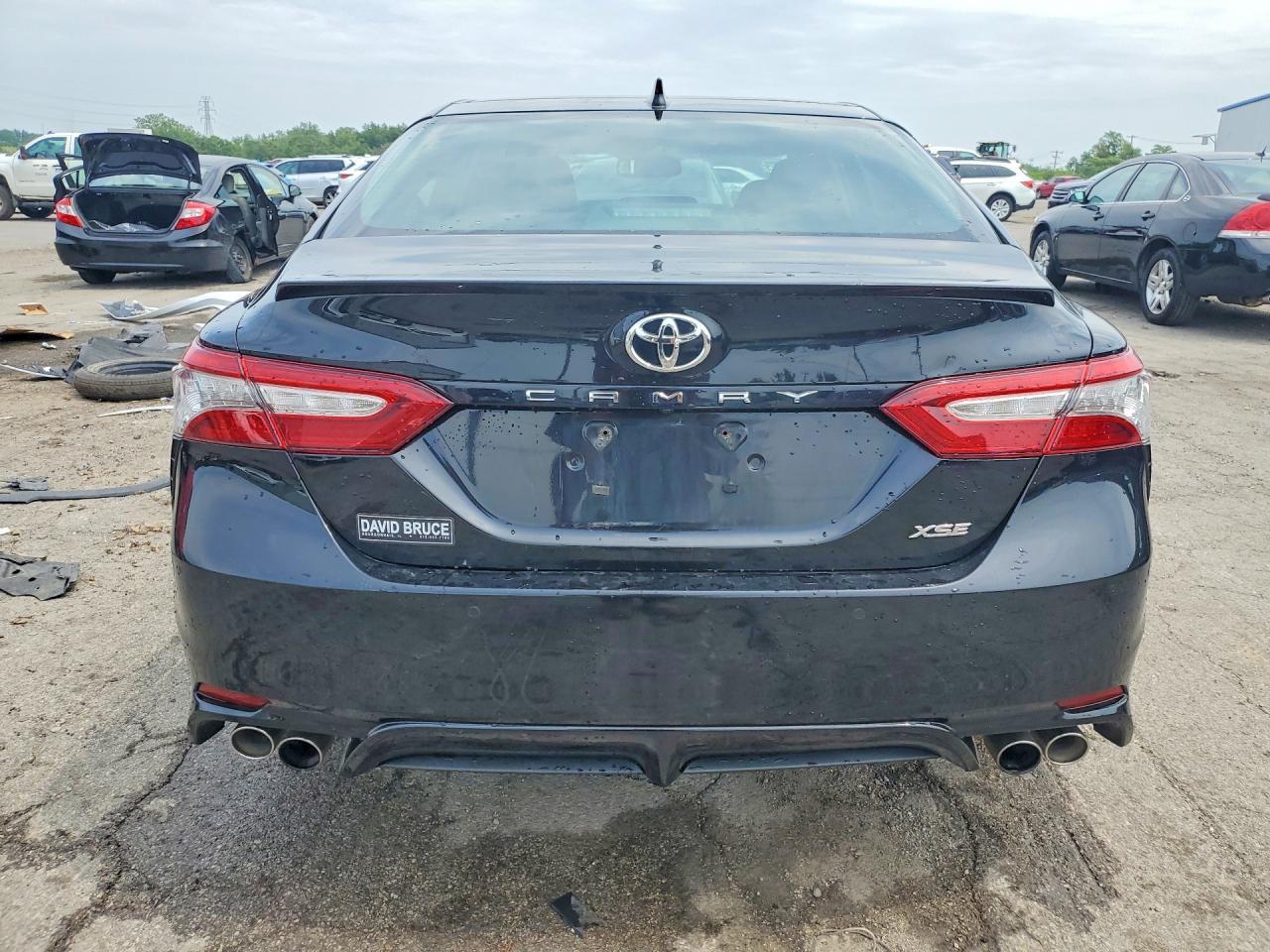 2018 Toyota Camry Xse - zdjęcie 6