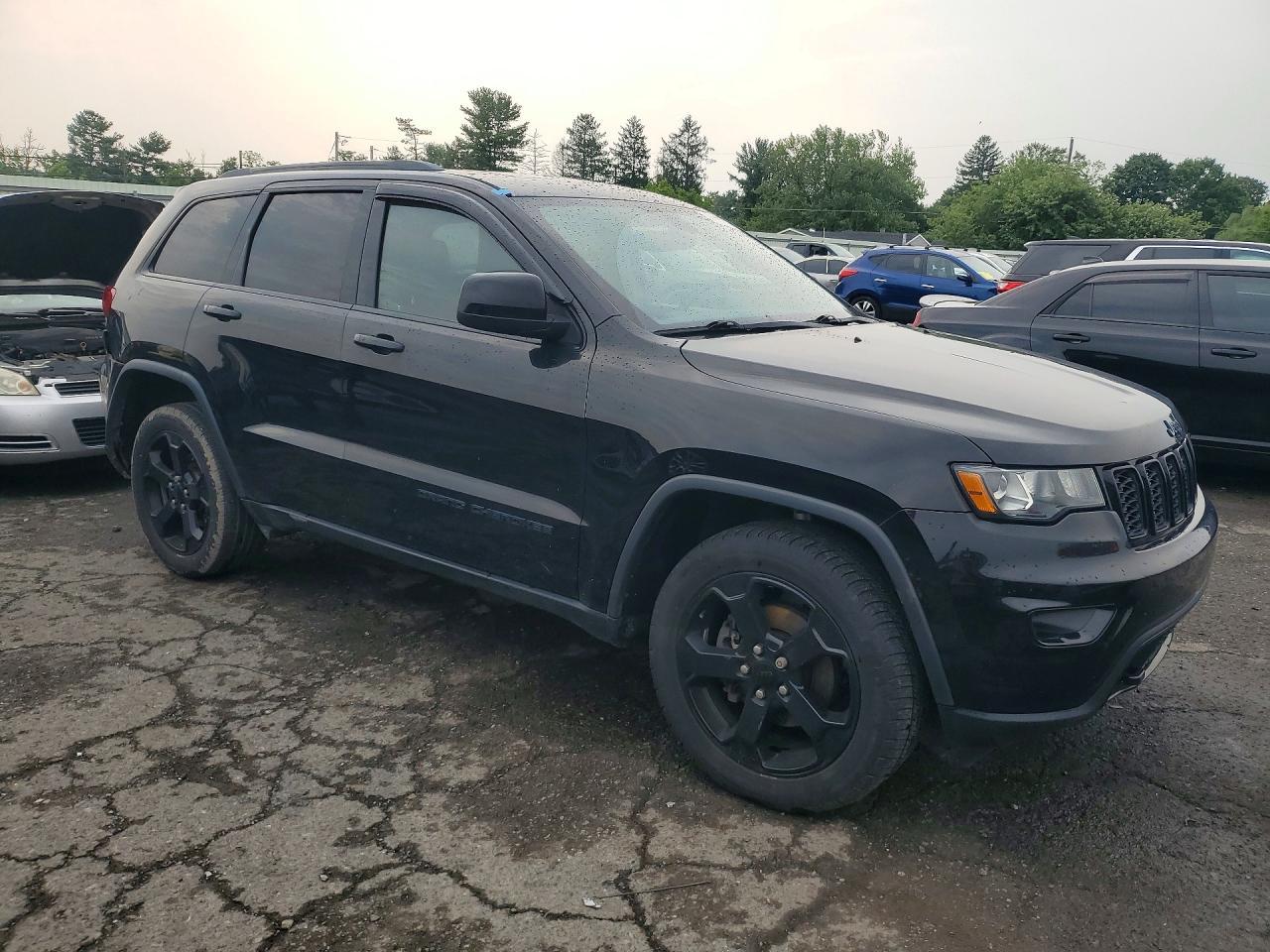 2019 Jeep Grand Cherokee Laredo - zdjęcie 4
