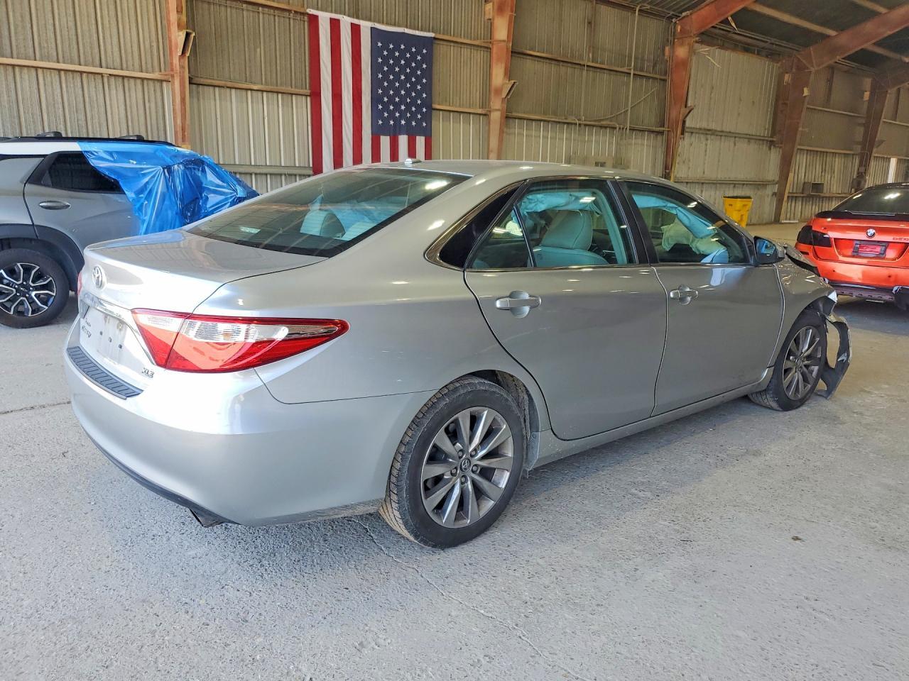 2016 Toyota Camry Xle - zdjęcie 3