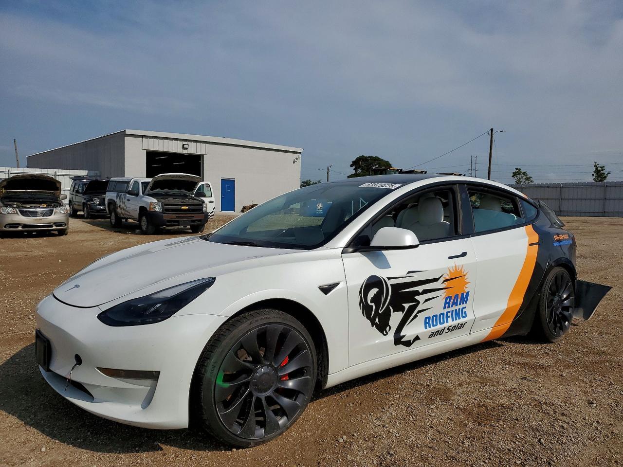 2023 Tesla 3 - zdjęcie główne