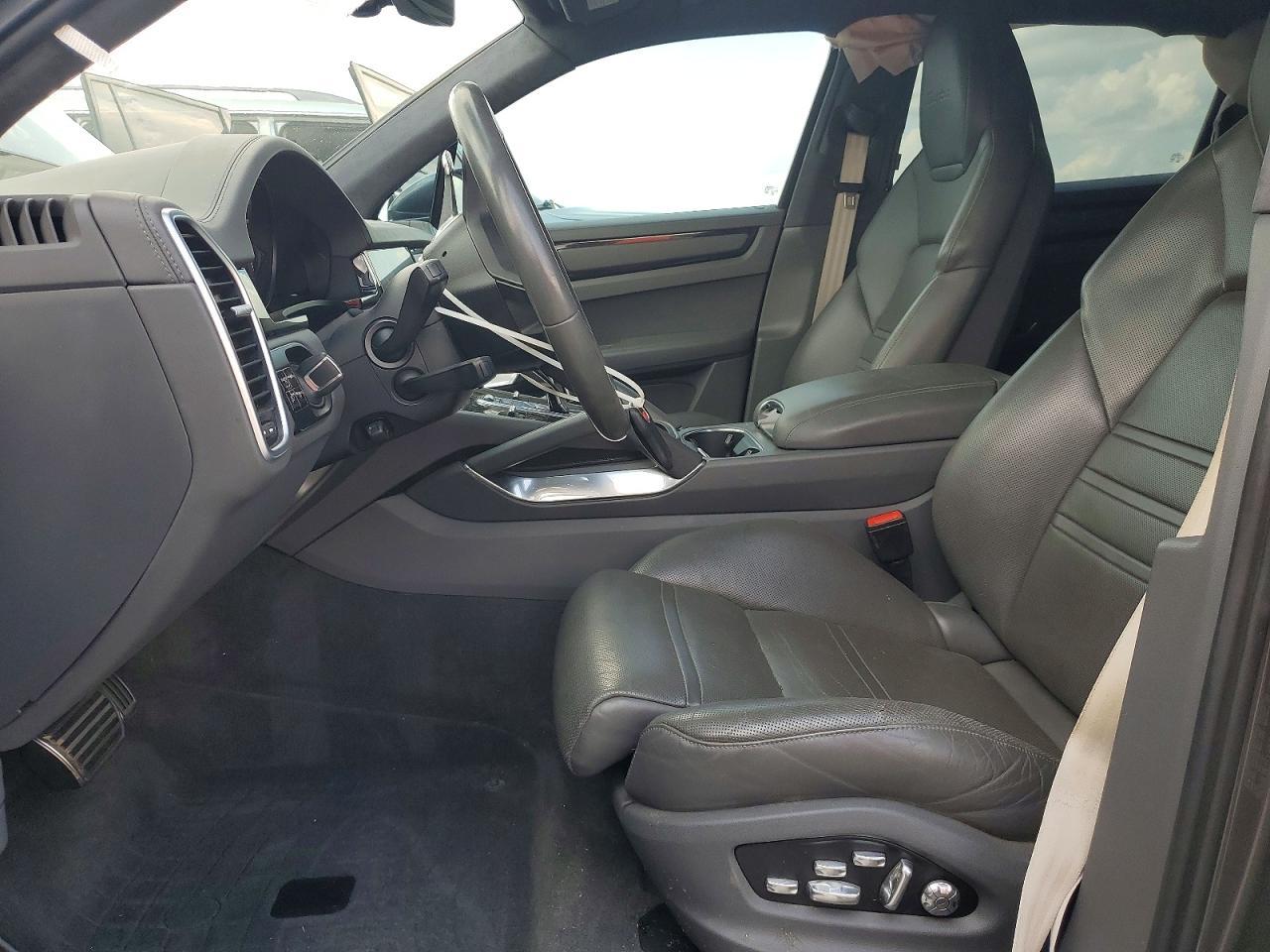 2019 Porsche Cayenne Turbo - zdjęcie 7
