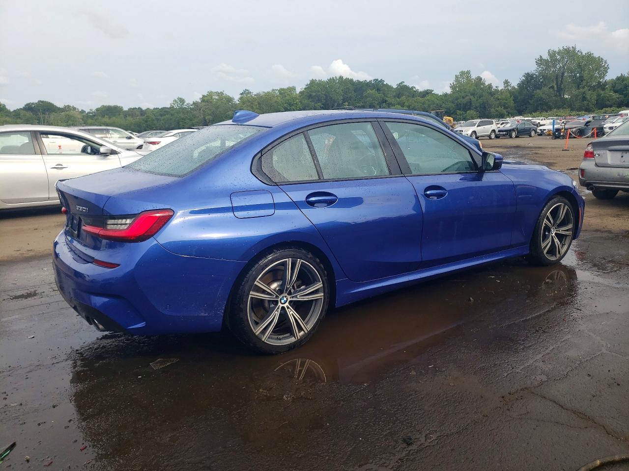 2021 BMW Seria 3 330i - zdjęcie 3