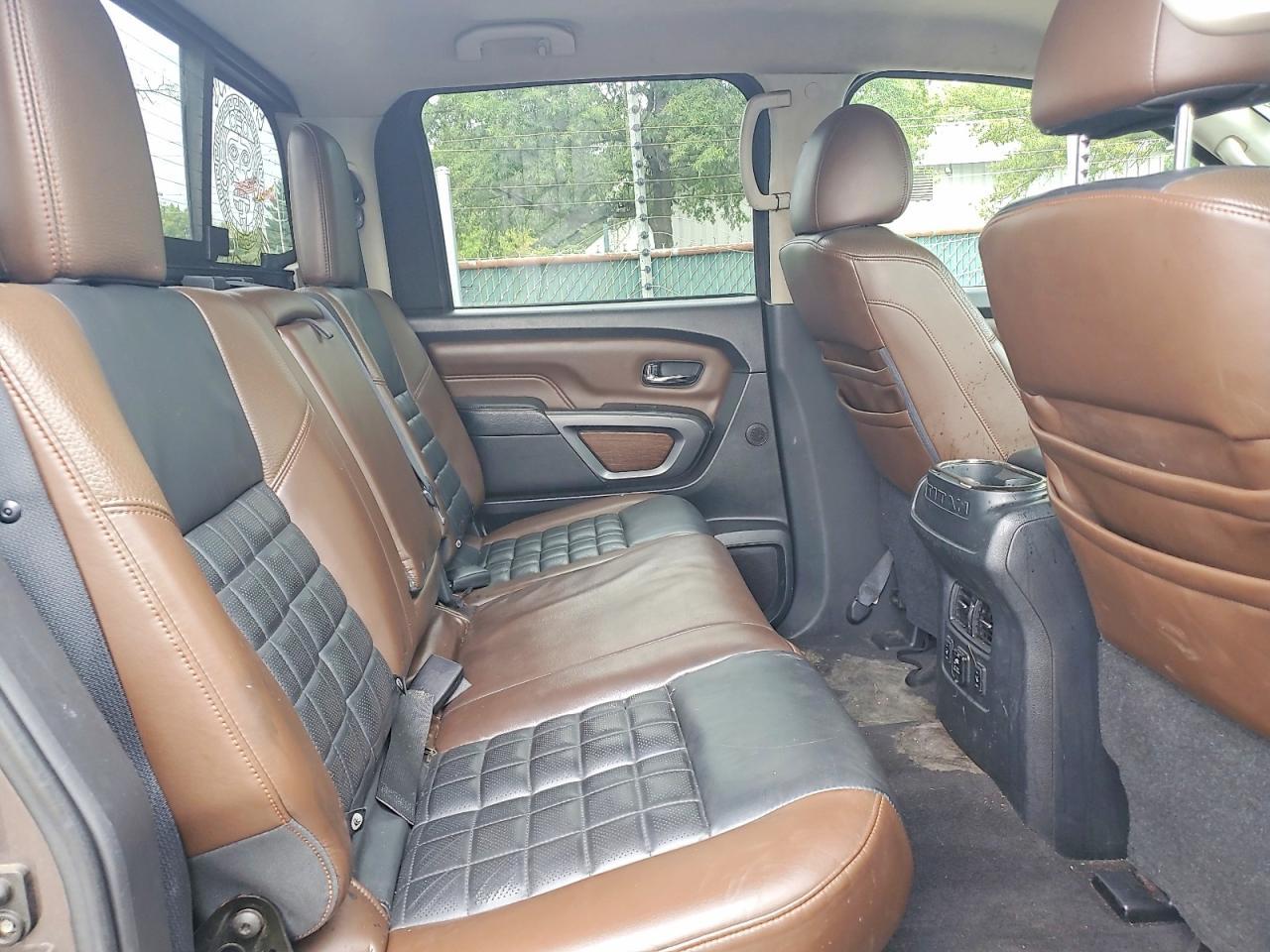 2016 Nissan Titan Xd Platinum Reserve - zdjęcie 10