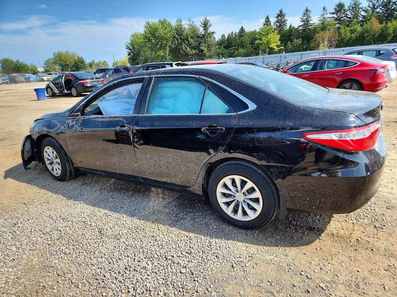2015 Toyota Camry Le - zdjęcie 2