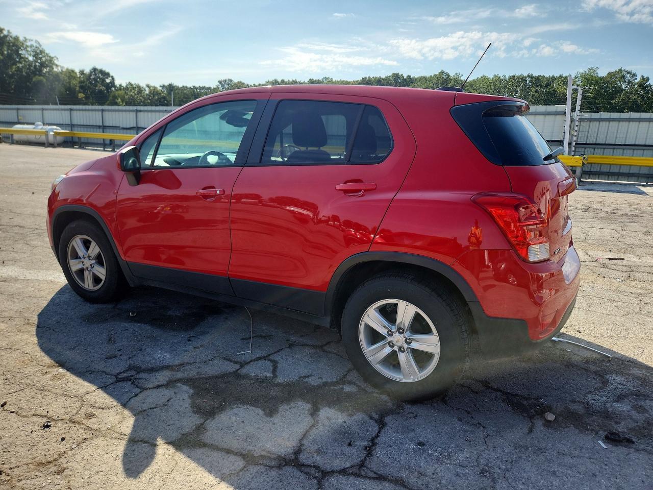 2020 Chevrolet Trax Ls - zdjęcie 2